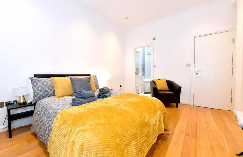 Hendon Escape Luxury Apartment with En-suite Bath - Photo 13