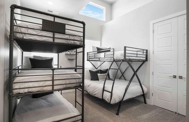 Coral Paradise Community Pool - Photo 2