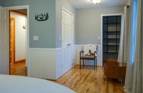 Adirondack Retreat with Heated Pool and Scenic Views! - Foto 17