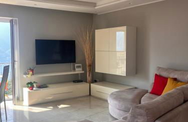 Casa Yuliya with lake view! - Foto 1