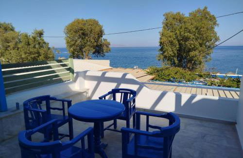 WHITE & BLUE Kamari - Foto 2