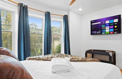 Modern Mountain Escape Sleeps Large Groups - Foto 17