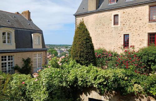 Petite Maison Romantique au calme, Cœur Historique, vue Ville et Jardin - Foto 33