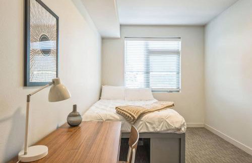 Chic and Modern Getaway with Gym 5 Min to Downtown - Foto 6