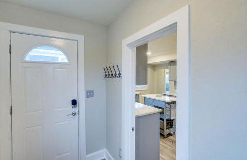 Family-Friendly House Walk to Lake Michigan! - Photo 5