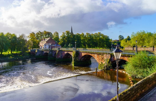 Tour autoguidato di Chester tra leggende e strati - Foto 3