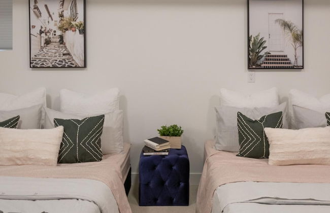 DT 3-lvl Townhouse w Rooftop Patio - Photo 17