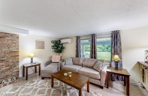 River Access! Couples Retreat on Working Homestead - Foto 5