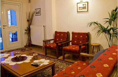 To Spiti tis Pareas - Foto 15