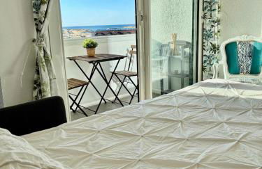 SEA view from BED 100M Beach, Free Parking, Surf - Foto 2