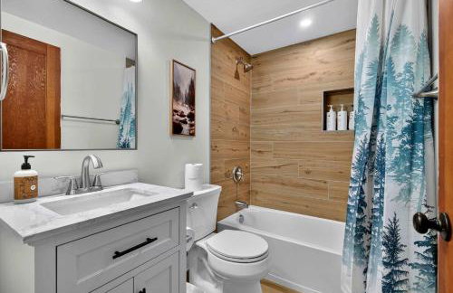 Cabin w River Access Fire Pit Grill WiFi & More - Foto 31