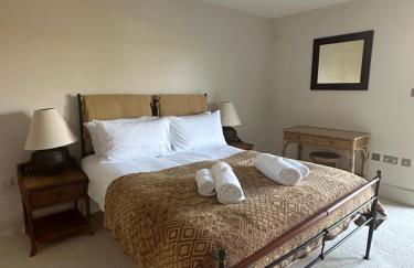 Penarvon House - Stunning Waterfront Escape with Games Room - Foto 51