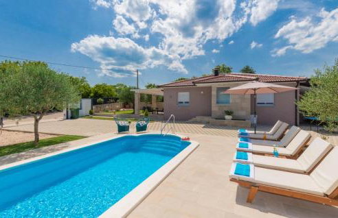 Awesome Home In Kamenmost With Jacuzzi - Foto 1