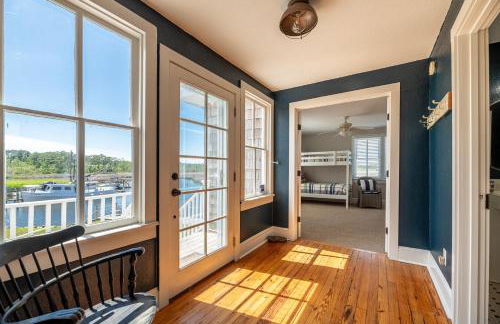 Sawyers Lodge - Historic Soundfront Home, Pool, Hot Tub, Boat Launch, Kayaks, Pets OK, Flex Stays - Foto 31