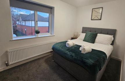 The Penthouse Tamworth Spacious 3 Bedroom Apartment in the town centre - Photo 6