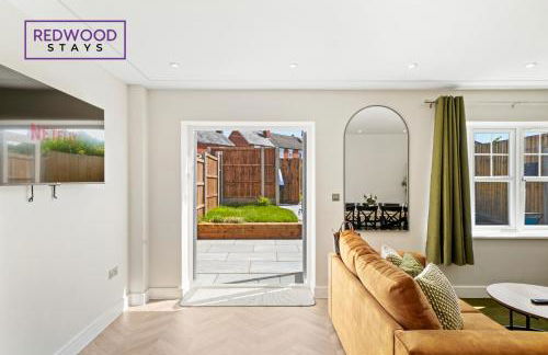 Spacious 4 Bedroom 2 Bath Serviced Home For Contractors & Families with X2 Free Parking Spaces, Fast WiFi - Hosted By Redwood Stays - Foto 17