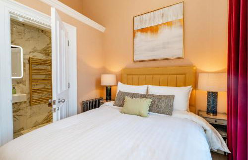 Dragon Suites Luxury Apartments at Rutland Square - Photo 51