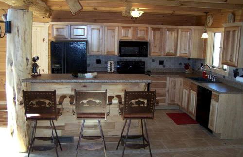 Luxury Vacation Rental with a Hot Tub for Rent in Clyde, North Carolina - Foto 2