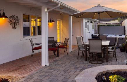Coastal Retreat with Hot Tub Ocean Views Backyard Fun Newport Oasis by AvantStay - Foto 27