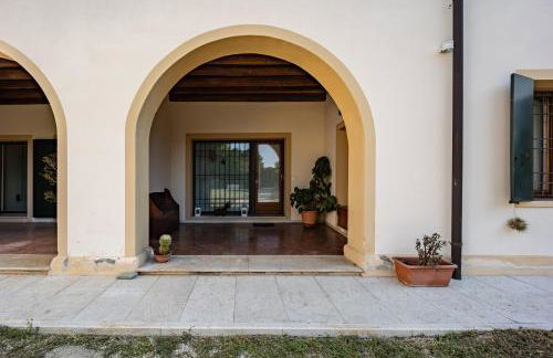 Beautiful Villa With Garden and Private Parking! - Foto 34