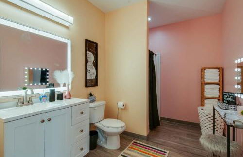 NEW 4 Bedroom Apt Near DT Walk to Restaurants - Foto 28