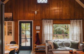 Family Pocono Gem by the lake with private sauna, hot tub, and huge game room - Foto 32