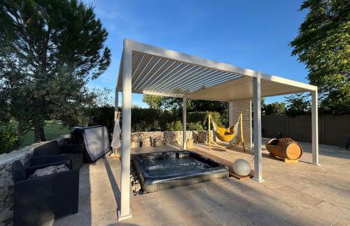 Villa Soleil Piscine Jacuzzi Pétanque Espace bbq billard et salons extérieurs - Foto 42