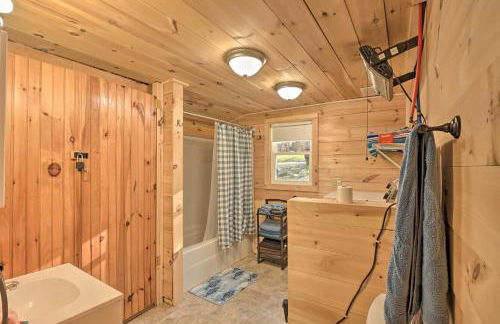 Pet-Friendly Ellsworth Cottage on Branch Lake - Foto 16