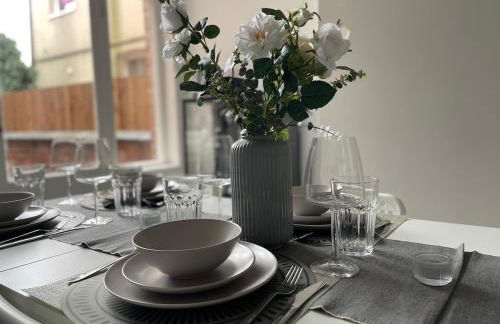 Spacious Flat! Sleeps 7, Pet Friendly and Parking - Photo 39