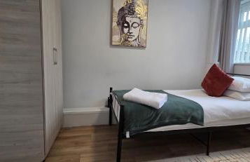 Reardon near warwick hospital, free parking, fast wifi, sleeps 5 - Foto 17