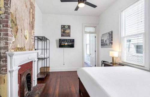 Private 2BR Condo in Uptown by Hosteeva - Foto 16