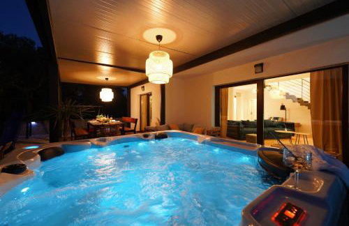 Villa Suncica with Heated Pool, Jacuzzi and Bikes near Zadar - Foto 9