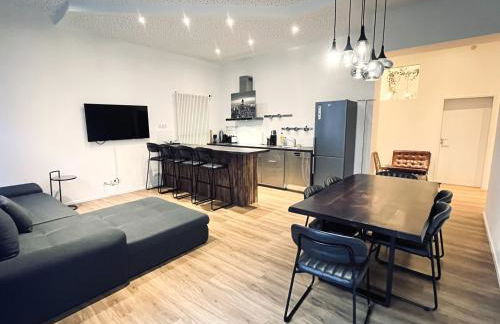 Loft directly next to Oktoberfest and downtown - Photo 2