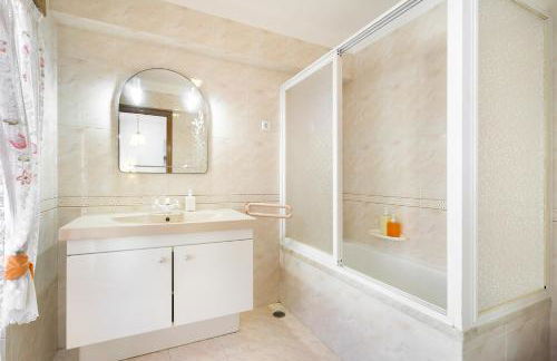 WHome Perfect Family Hideout Residence w/AC & 4BR + 5BA - Foto 58