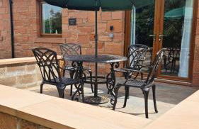 Cosy wee cottage -modern, open plan, parking, EV - Foto 12