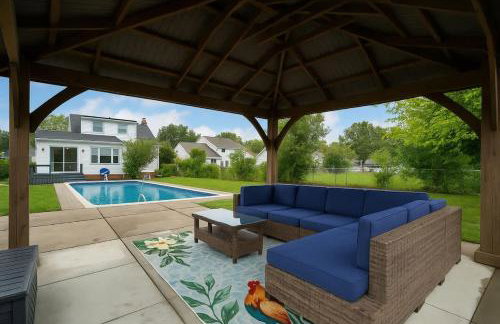 4 Bedroom Pool and Hot Tub Home Near Cleveland - Photo 5