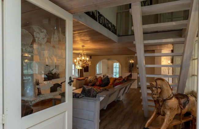 Charming Beach Villa With Thatched Roof - Photo 19