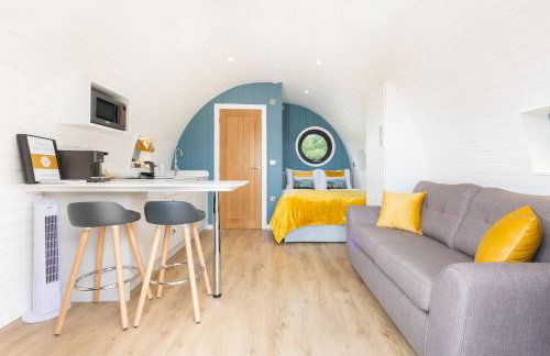 Luxury Glamping Pods with private Hot Tubs - Dog Friendly - Foto 8