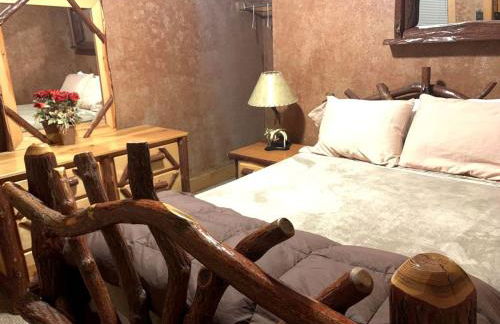 Log Cabin with a Hot Tub in Ellicottville, For Magical Glamping Escapes in New York - Foto 10