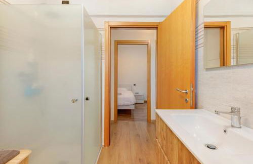 Modern Retreat with AC & Fast Wi-Fi - Photo 8