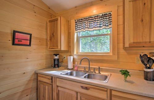 The Cedars Cabin with Beach Access on Panther Pond - Foto 10