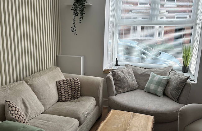 3 bed Chill Glouc With 3 Bedrooms and 1 Bathrooms - Photo 41