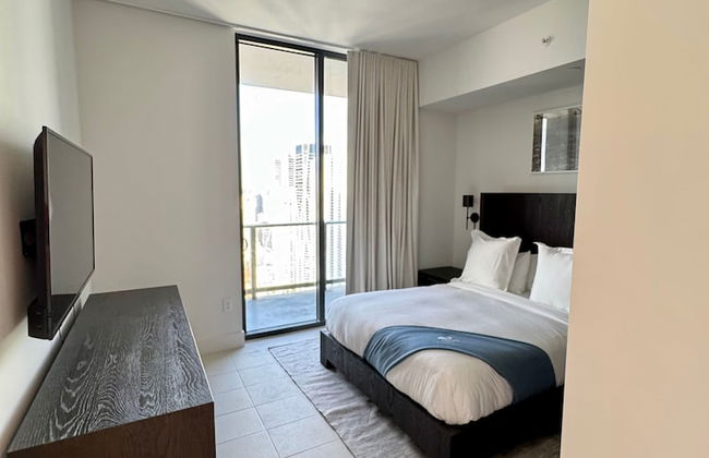 Sky-high Luxury in Downtown Miami - Photo 35