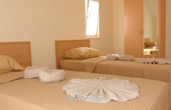 Villa LG12 by JoyLettings - Photo 2