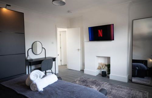 3BR Home Gem - sleeps 9 - Netflix - Near O2 & Greenwich Park - Foto 53