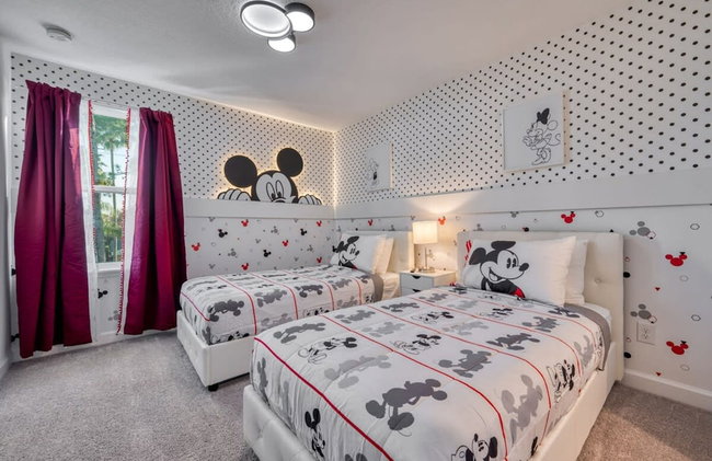 7961 Luxuosa Villa de 4 Suítes com Piscina Privativa a 10 Minutos da Disney - Foto 60