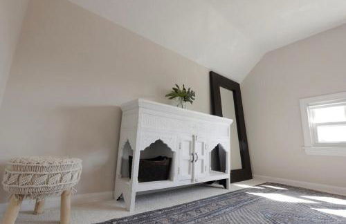 New Cabin in the Clouds Easy Downtown Access with Parking - 1 bedroom - Foto 13