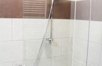 Wood Lodge mit Kinderzimmer I Messe l City l Flughafen l Hbf - Photo 30