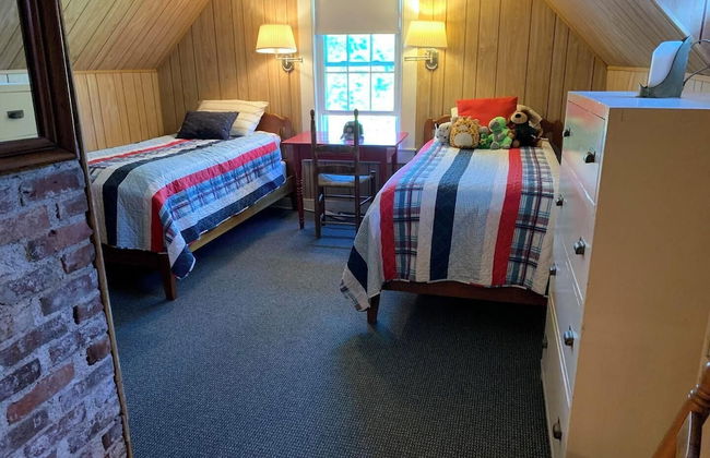 Geary House at Fifield Point - Photo 3