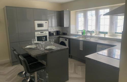 Modern Comfort for Longer Stays in Bury, 2-Bedrooms - Foto 10